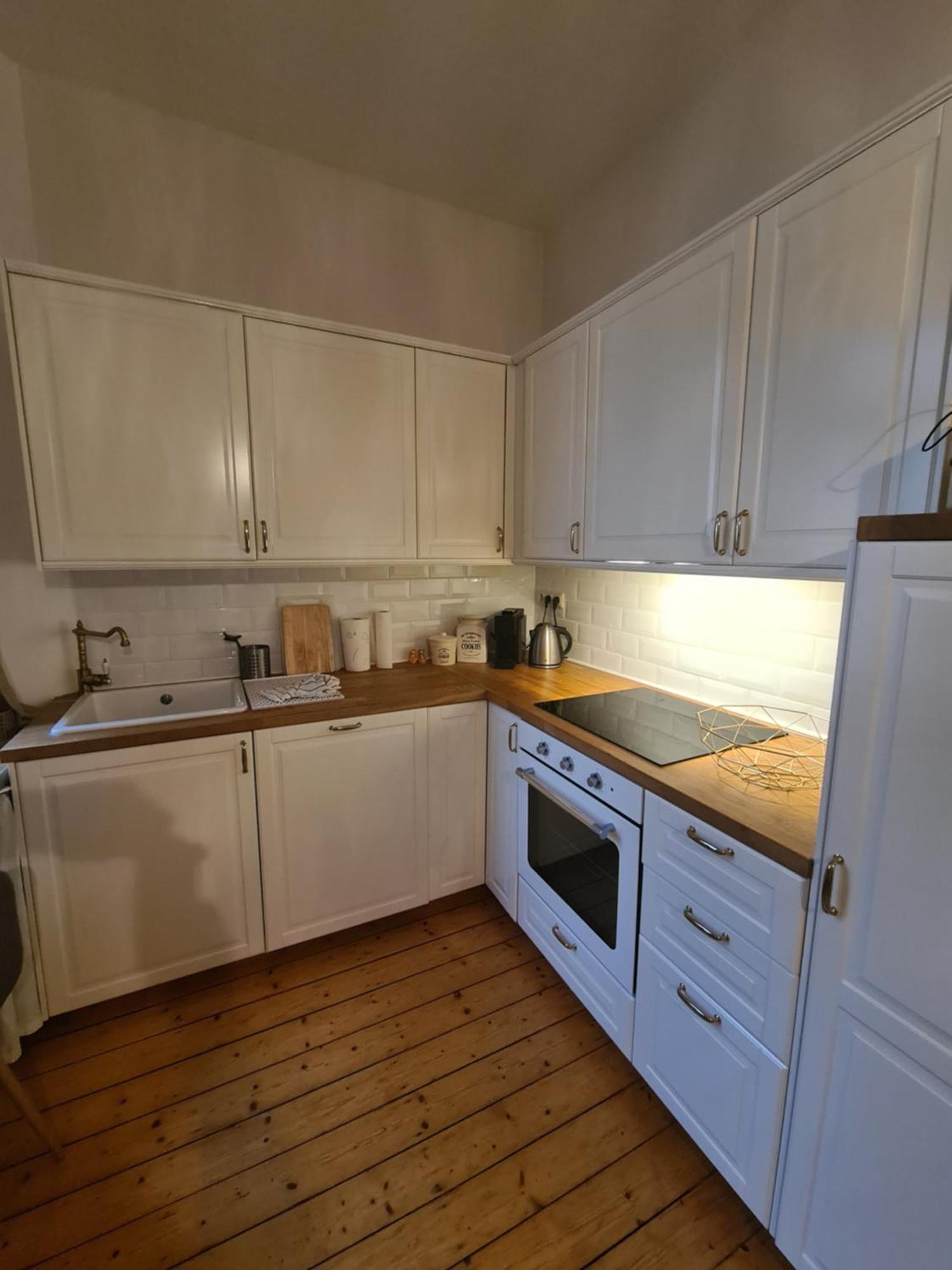 Home Away From Home Stylish Central Netflix Kitchen Висбаден Экстерьер фото
