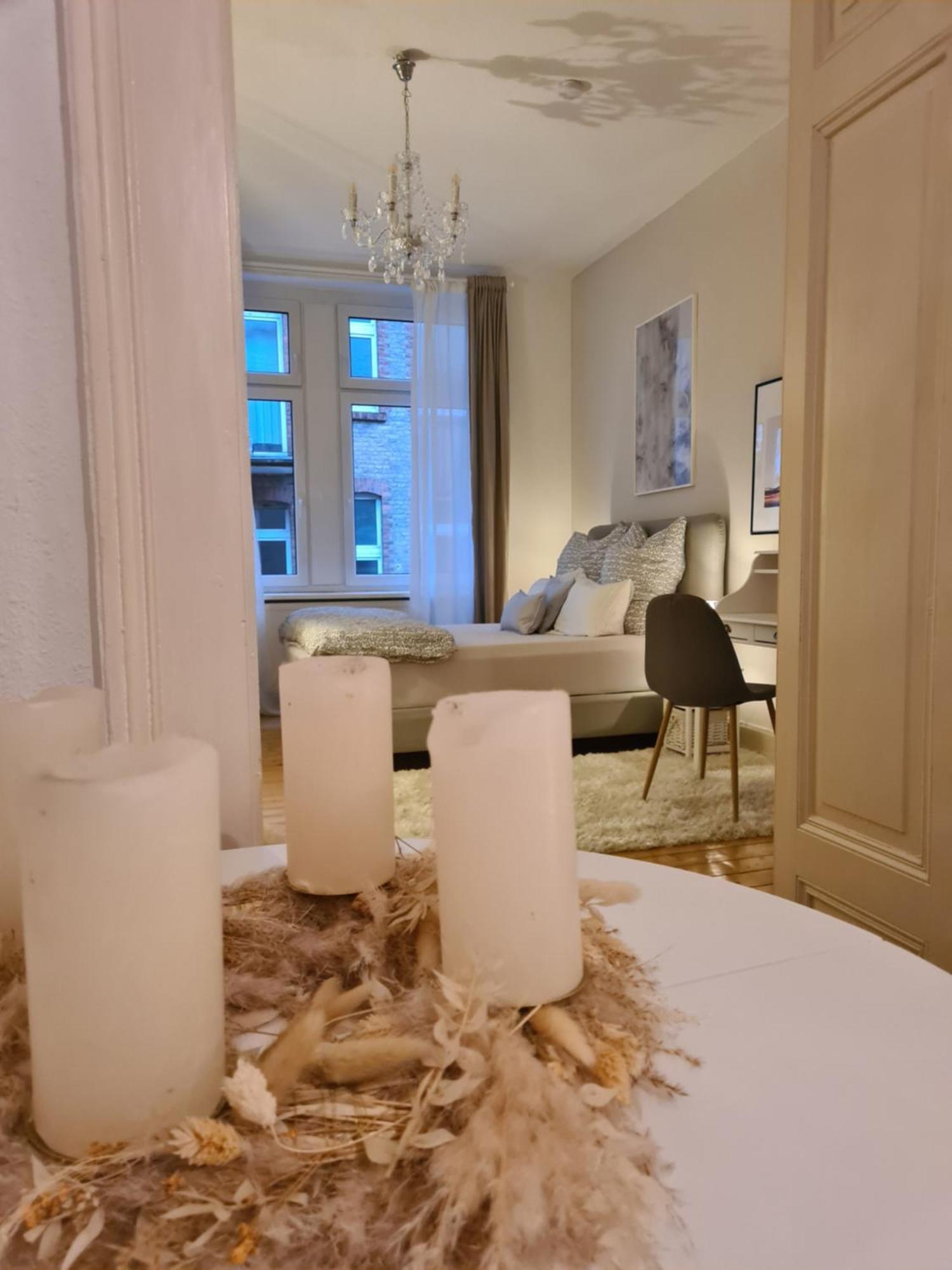 Home Away From Home Stylish Central Netflix Kitchen Висбаден Экстерьер фото